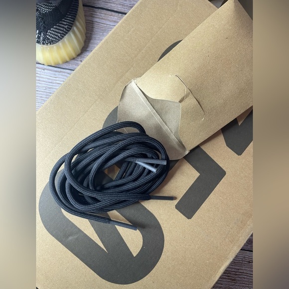 Yeezy Boost 350 V2 Carbon Asriel Authentic Size 7.5 - Picture 7 of 12